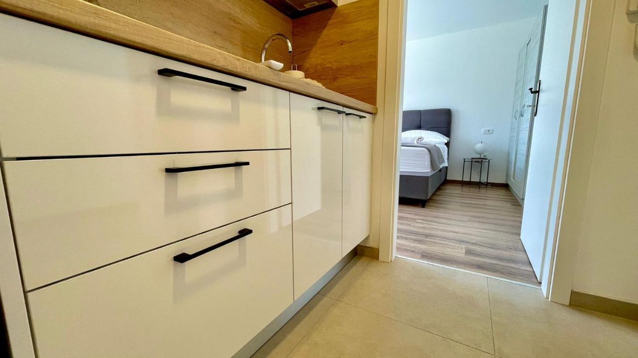 Studio Apartmani Kaja I Iva Sinj Exterior foto