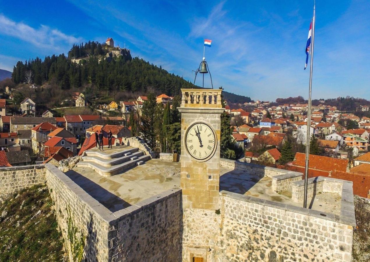 Studio Apartmani Kaja I Iva Sinj Exterior foto
